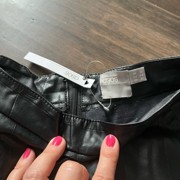 ASOS skater skirt in BLACK leather look - Picture 7 of 16